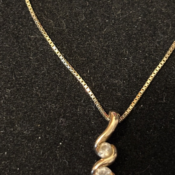 14k Yellow Gold CZ 3 Stone Pendant W/14k Gold Chain 18” - Picture 2 of 11